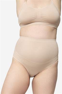 Culotte de maternité douce, couleur chair au-dessus du ventre en bambou bio - en pied