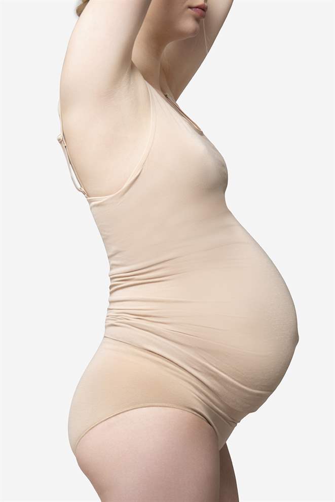 Débardeur d’allaitement doux, avec brassière intégrée, couleur chair en bambou bio - vue de face
